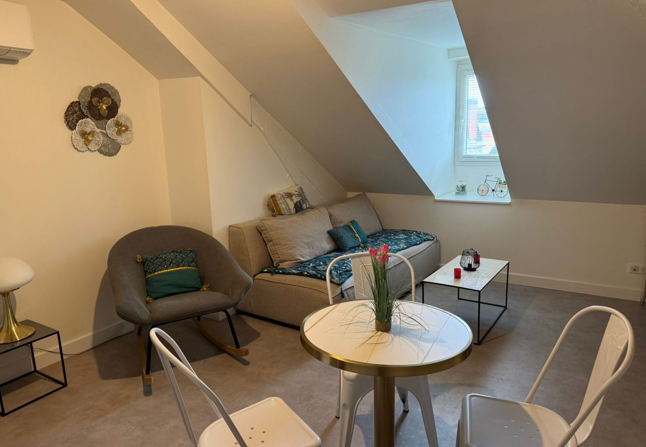 Appartement à Brive-la-Gaillarde - Villa Chadourne - L'Amour et le Sablier - 1 Chambr