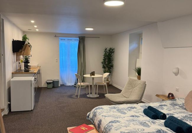 Studio à Brive-la-Gaillarde - Villa Chadourne - Love Room Libération Studio à Brive-la-Gaillarde - Villa Chadourne - Love Room Libération