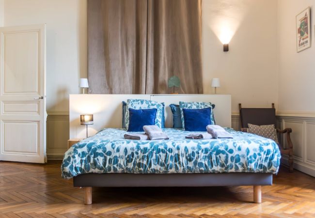 Studio à Brive-la-Gaillarde - Villa Chadourne - Chambre Accords