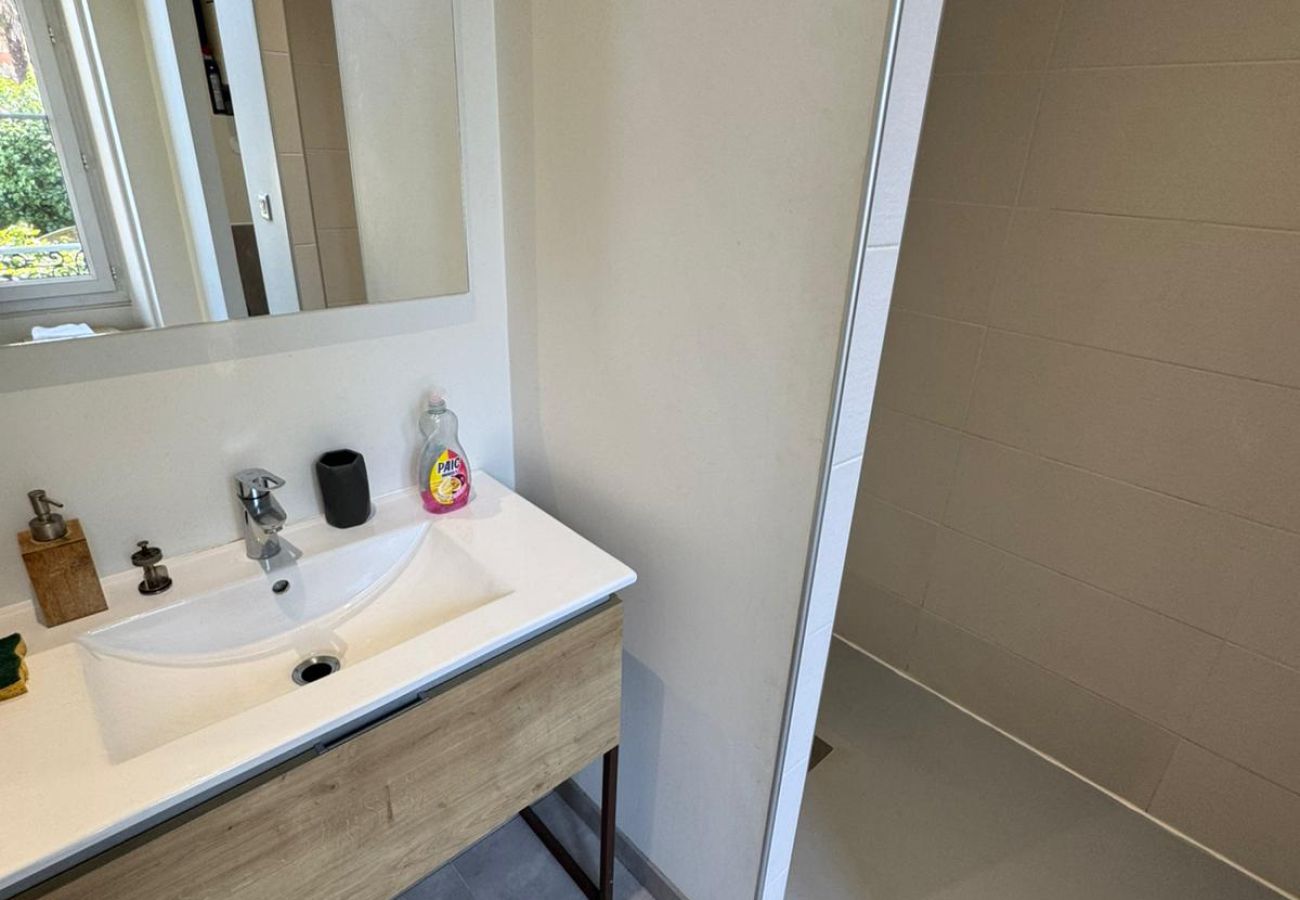 Studio à Brive-la-Gaillarde - Villa Chadourne - Chambre Accords