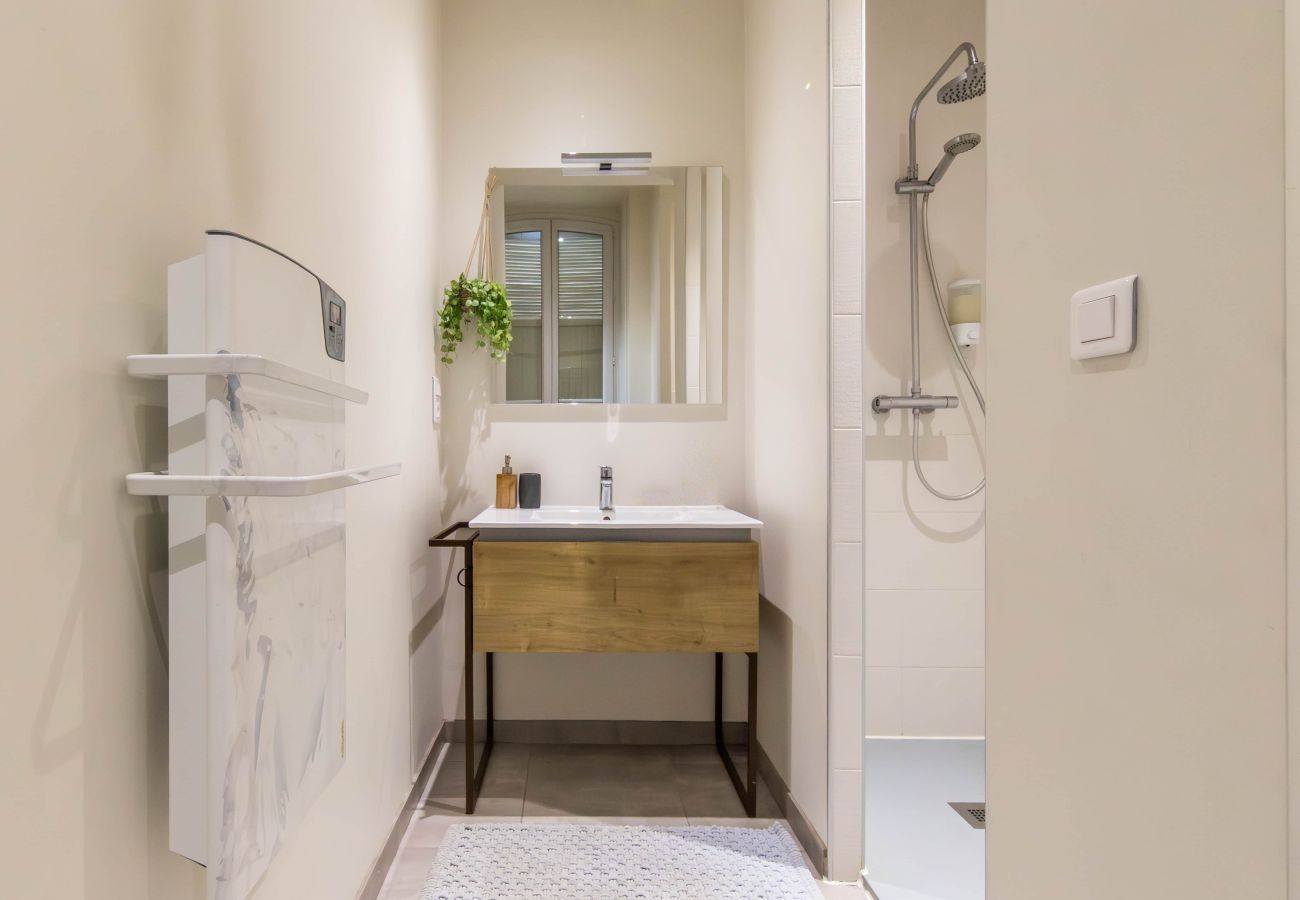 Studio à Brive-la-Gaillarde - Villa Chadourne - Chambre Accords