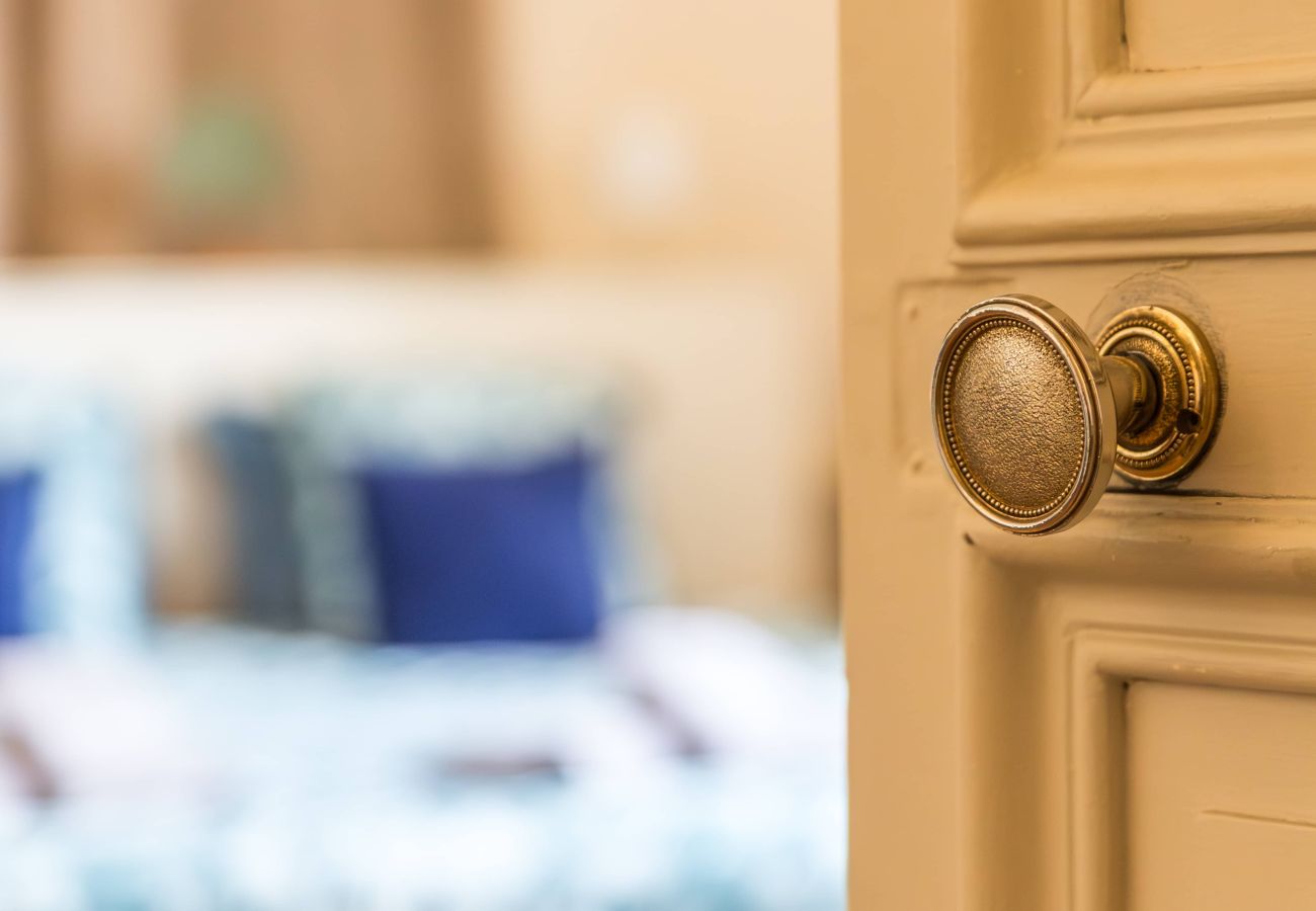 Studio à Brive-la-Gaillarde - Villa Chadourne - Chambre Accords