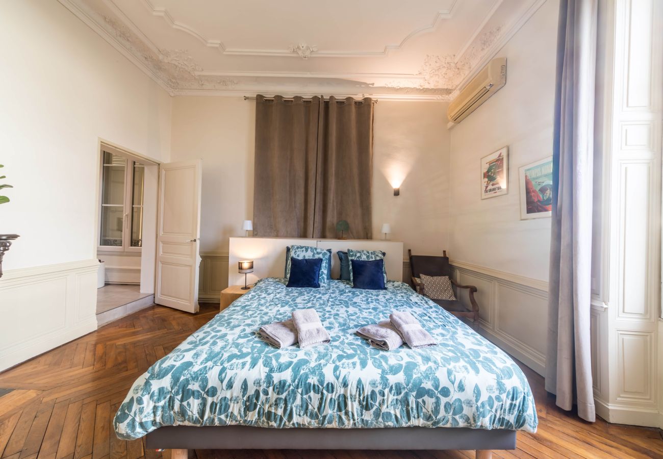 Studio à Brive-la-Gaillarde - Villa Chadourne - Chambre Accords