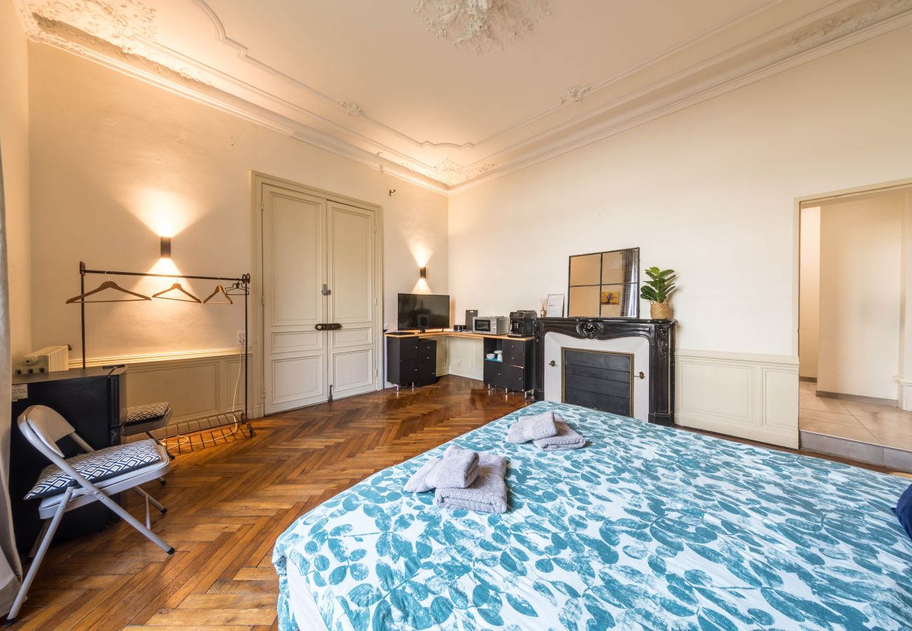 Studio à Brive-la-Gaillarde - Villa Chadourne - Chambre Accords