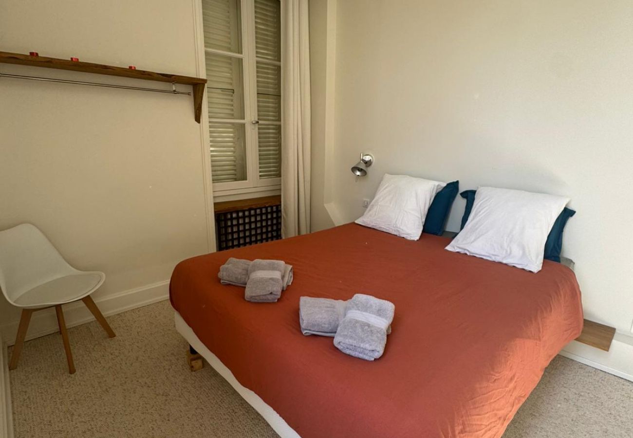 Studio à Brive-la-Gaillarde - Villa Chadourne - Chambre Lilith