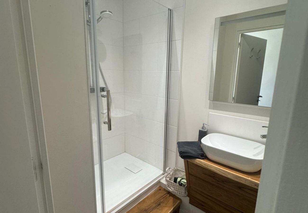 Studio à Brive-la-Gaillarde - Villa Chadourne - Chambre Lilith