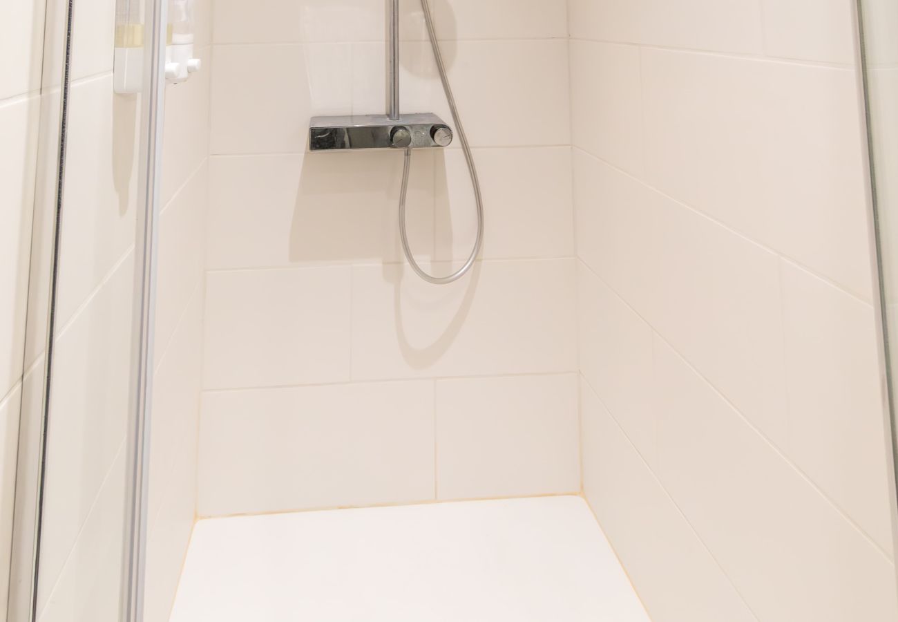 Studio à Brive-la-Gaillarde - Villa Chadourne - Chambre Lilith