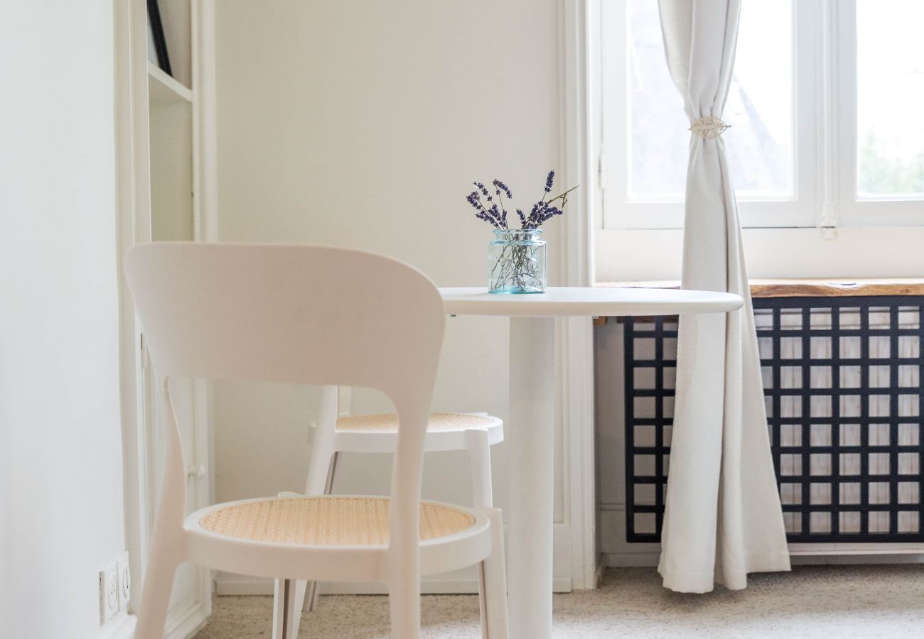 Studio à Brive-la-Gaillarde - Villa Chadourne - Chambre Lilith