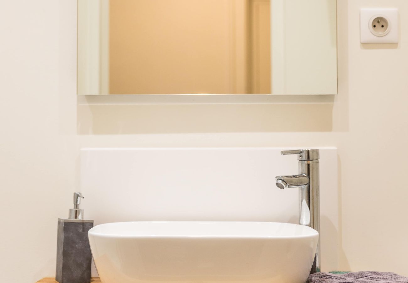 Studio à Brive-la-Gaillarde - Villa Chadourne - Chambre Lilith