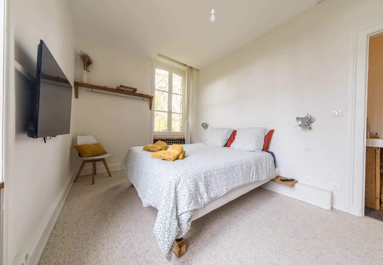 Studio à Brive-la-Gaillarde - Villa Chadourne - Chambre Lilith
