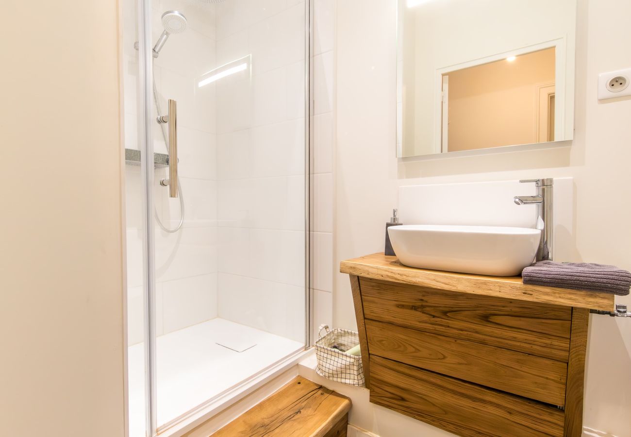 Studio à Brive-la-Gaillarde - Villa Chadourne - Chambre Lilith