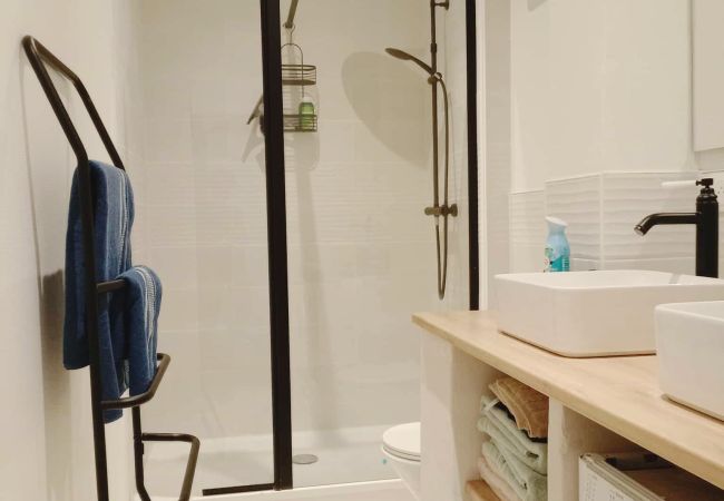 Appartement à Tulle - Sur le Quai d'Aristide - 1 Chambre Appartement à Tulle - Sur le Quai d'Aristide - 1 Chambre