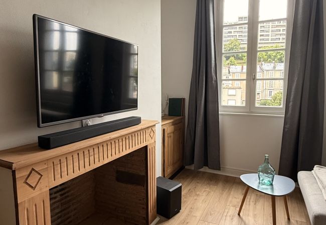 Appartement à Tulle - Sur le Quai d'Aristide - 1 Chambre Appartement à Tulle - Sur le Quai d'Aristide - 1 Chambre