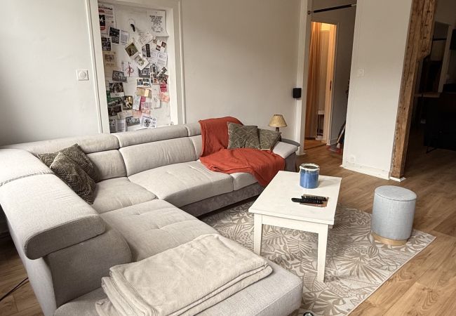 à Tulle - Sur le Quai d'Aristide - 1 Chambre  à Tulle - Sur le Quai d'Aristide - 1 Chambre