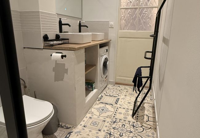 Appartement à Tulle - Sur le Quai d'Aristide - 1 Chambre Appartement à Tulle - Sur le Quai d'Aristide - 1 Chambre