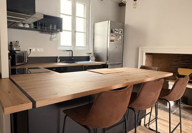 Appartement à Tulle - Sur le Quai d'Aristide - 1 Chambre Appartement à Tulle - Sur le Quai d'Aristide - 1 Chambre