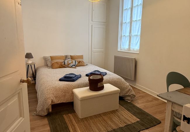 Appartement à Tulle - Sur le Quai d'Aristide - 1 Chambre Appartement à Tulle - Sur le Quai d'Aristide - 1 Chambre