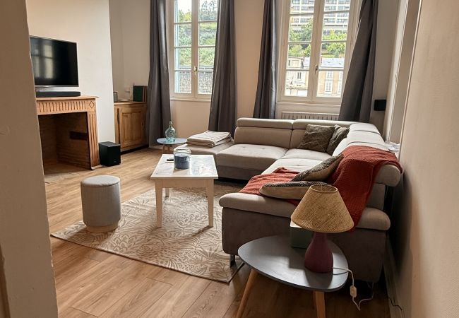 Appartement à Tulle - Sur le Quai d'Aristide - 1 Chambre Appartement à Tulle - Sur le Quai d'Aristide - 1 Chambre