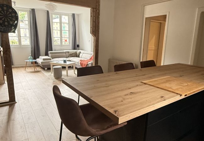 Appartement à Tulle - Sur le Quai d'Aristide - 1 Chambre Appartement à Tulle - Sur le Quai d'Aristide - 1 Chambre