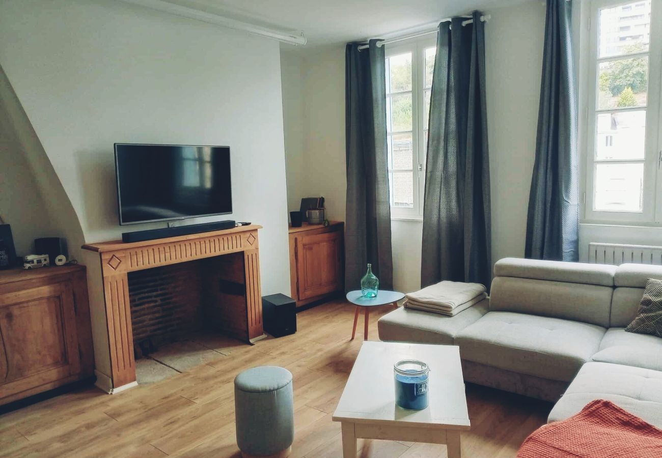 Appartement à Tulle - Sur le Quai d'Aristide - 1 Chambre Appartement à Tulle - Sur le Quai d'Aristide - 1 Chambre