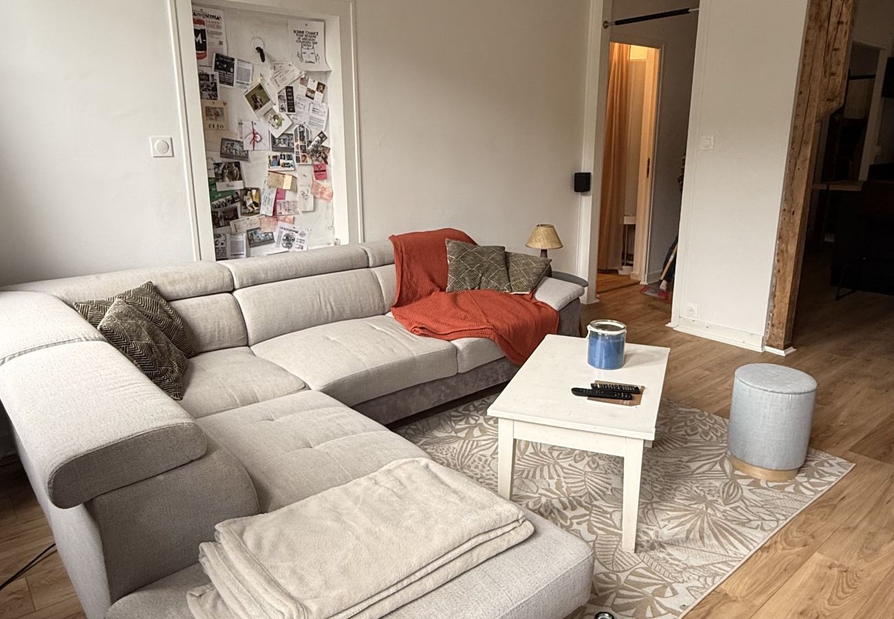 Appartement à Tulle - Sur le Quai d'Aristide - 1 Chambre Appartement à Tulle - Sur le Quai d'Aristide - 1 Chambre