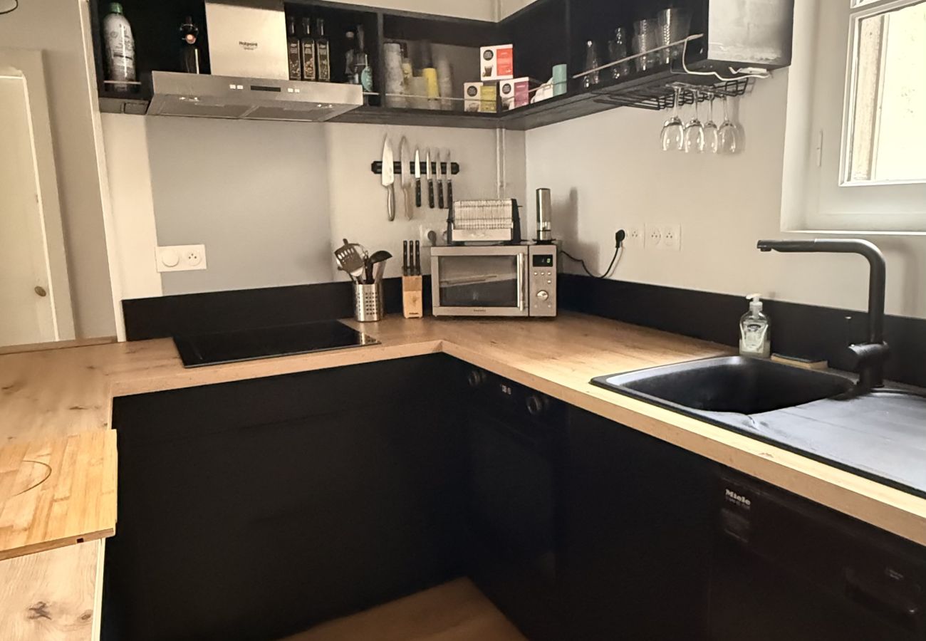 Appartement à Tulle - Sur le Quai d'Aristide - 1 Chambre Appartement à Tulle - Sur le Quai d'Aristide - 1 Chambre