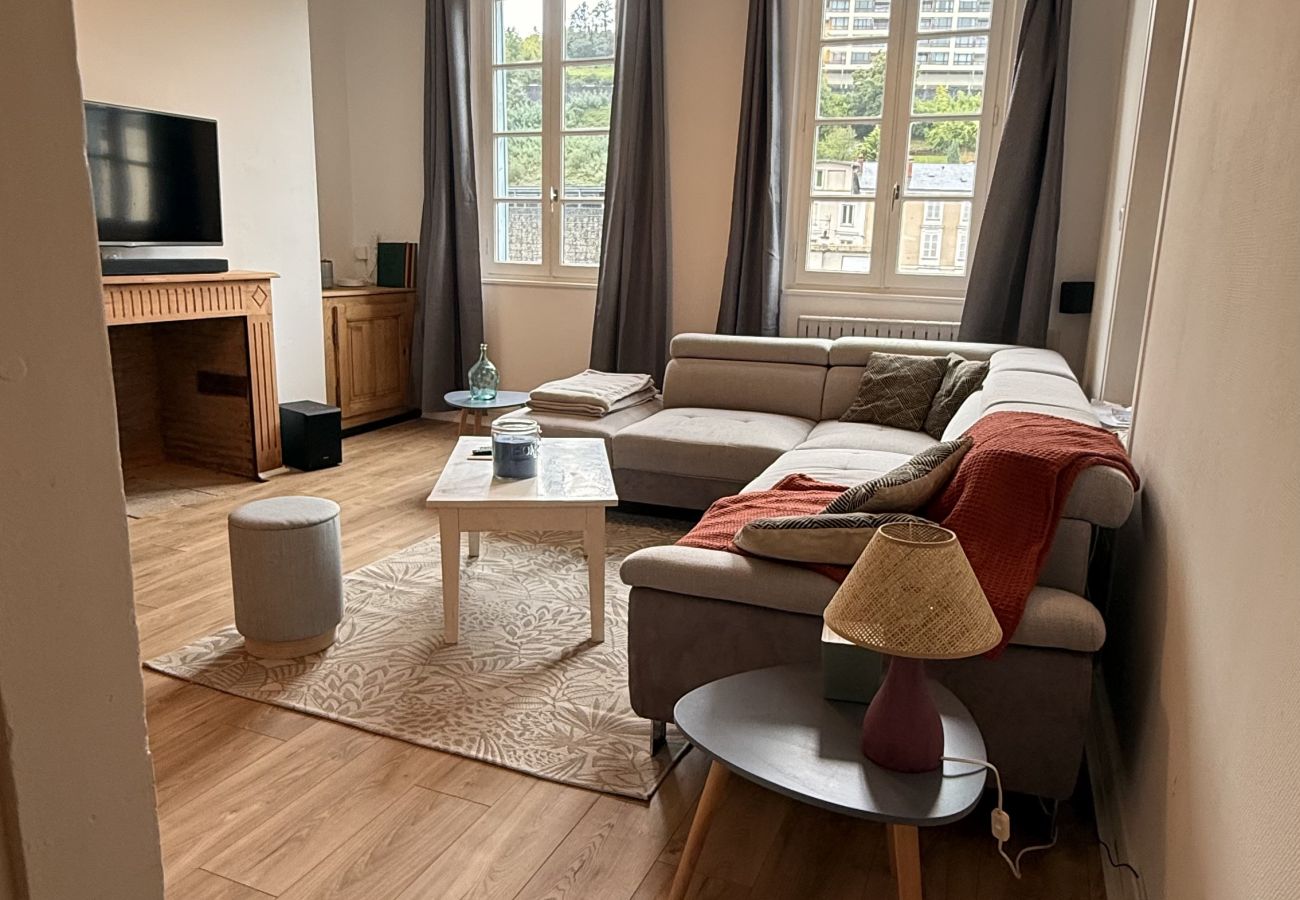 Appartement à Tulle - Sur le Quai d'Aristide - 1 Chambre Appartement à Tulle - Sur le Quai d'Aristide - 1 Chambre