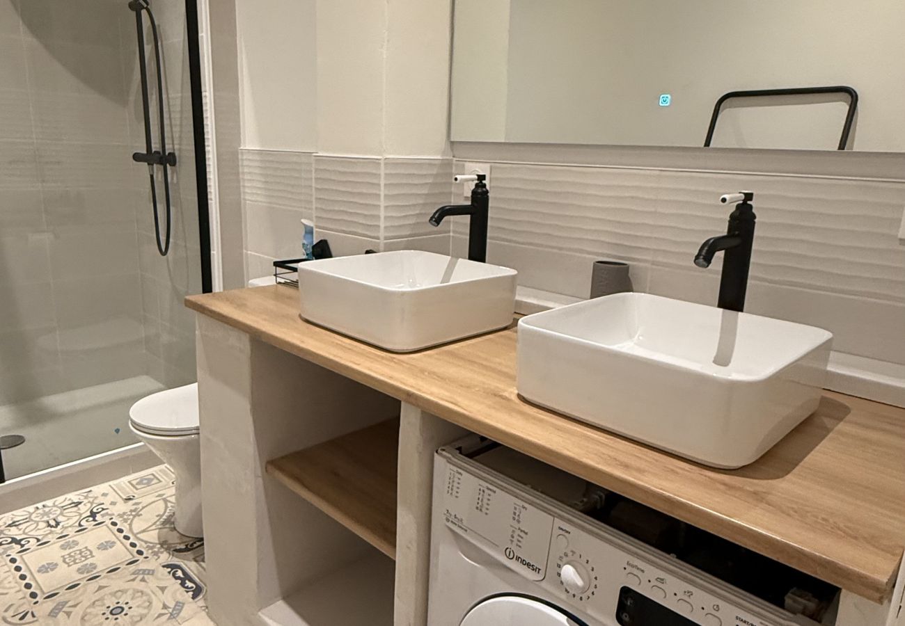 Appartement à Tulle - Sur le Quai d'Aristide - 1 Chambre Appartement à Tulle - Sur le Quai d'Aristide - 1 Chambre