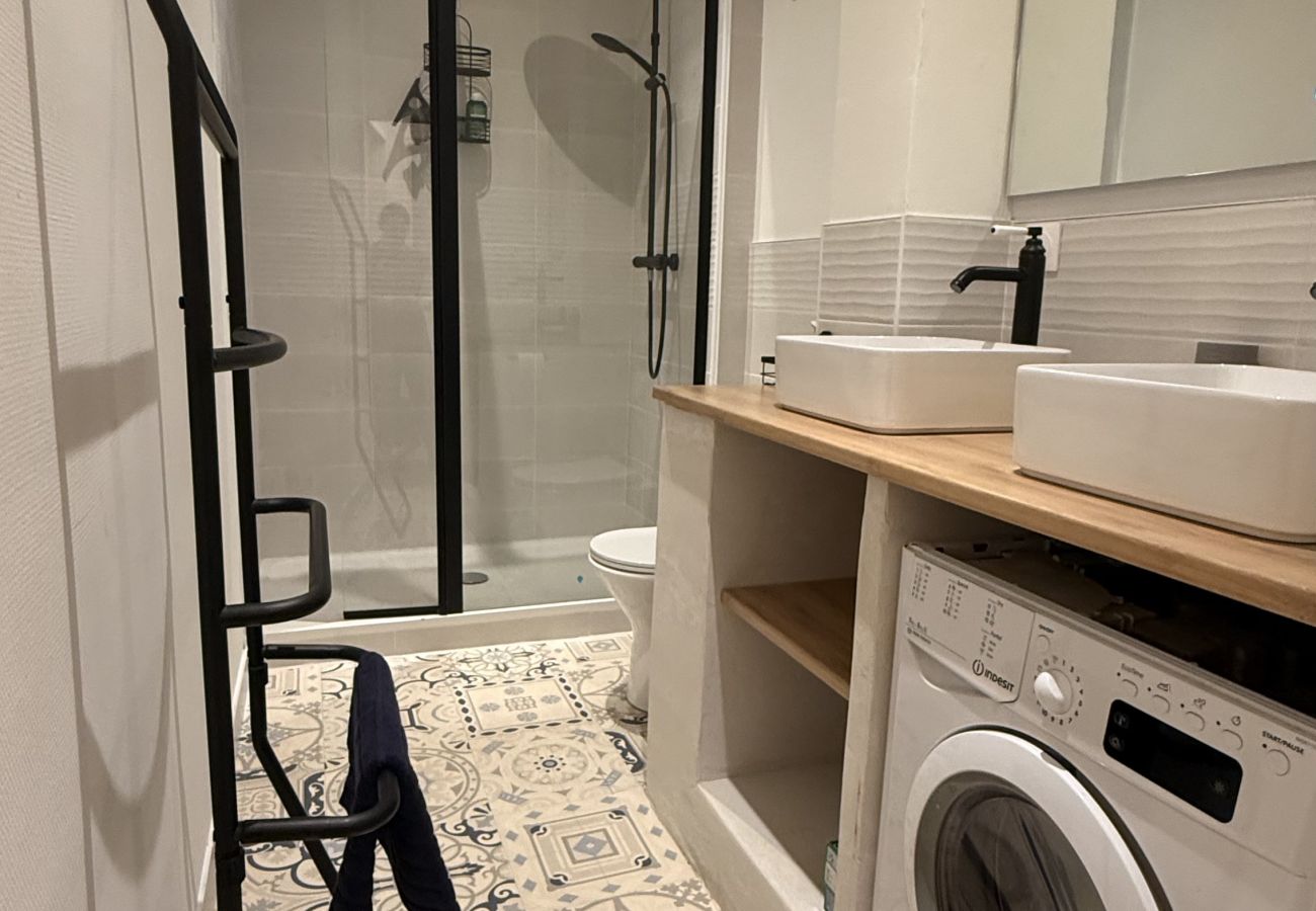 Appartement à Tulle - Sur le Quai d'Aristide - 1 Chambre Appartement à Tulle - Sur le Quai d'Aristide - 1 Chambre