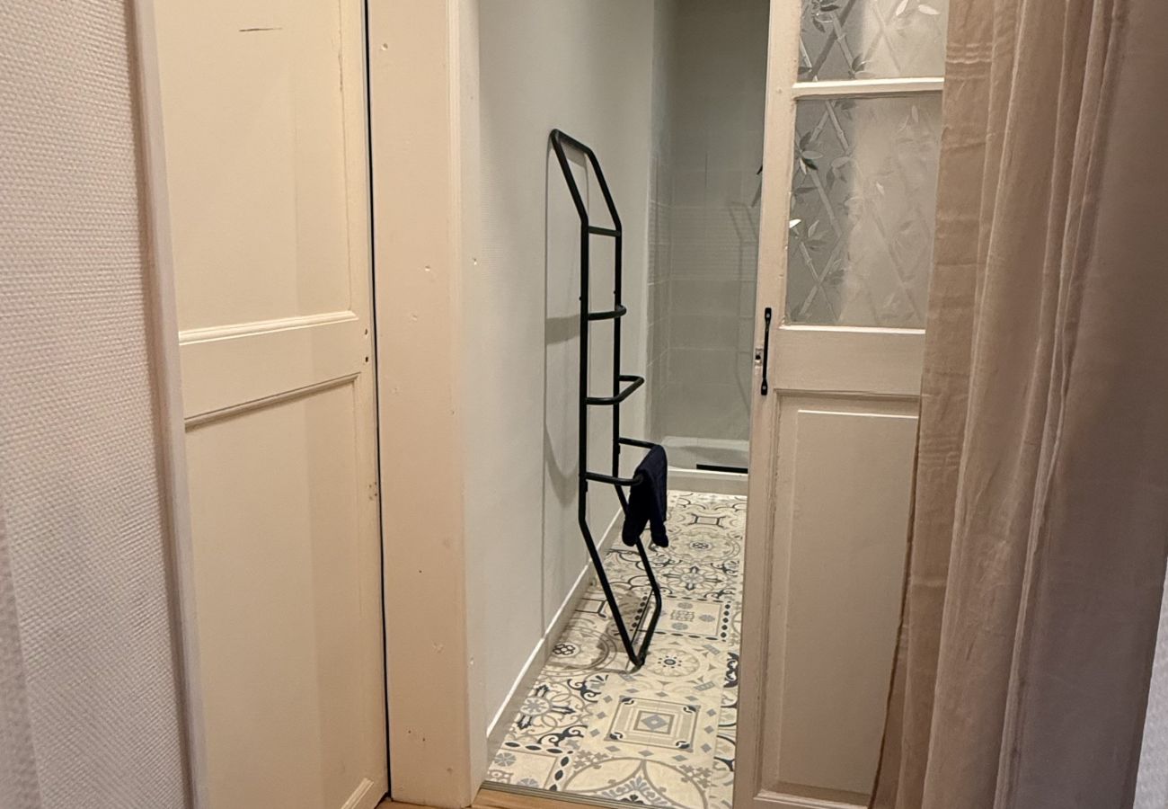 Appartement à Tulle - Sur le Quai d'Aristide - 1 Chambre Appartement à Tulle - Sur le Quai d'Aristide - 1 Chambre