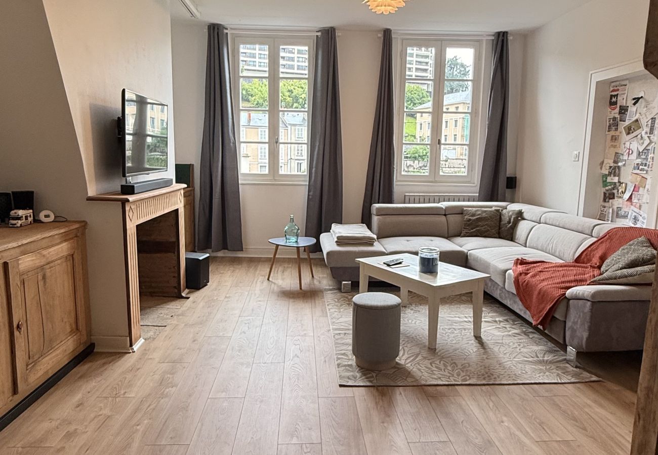 Appartement à Tulle - Sur le Quai d'Aristide - 1 Chambre Appartement à Tulle - Sur le Quai d'Aristide - 1 Chambre