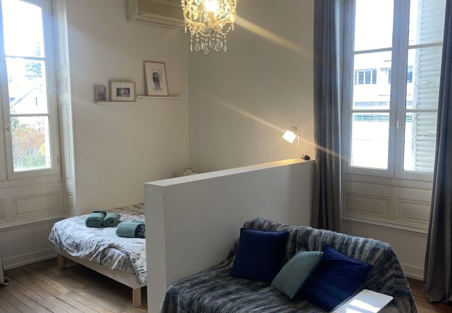 Studio à Brive-la-Gaillarde - Villa Chadourne - Le Maitre du Navire - Spacieux S Studio à Brive-la-Gaillarde - Villa Chadourne - Le Maitre du Navire - Spacieux S