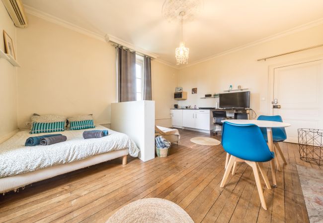 Studio à Brive-la-Gaillarde - Villa Chadourne - Le Maitre du Navire - Spacieux S