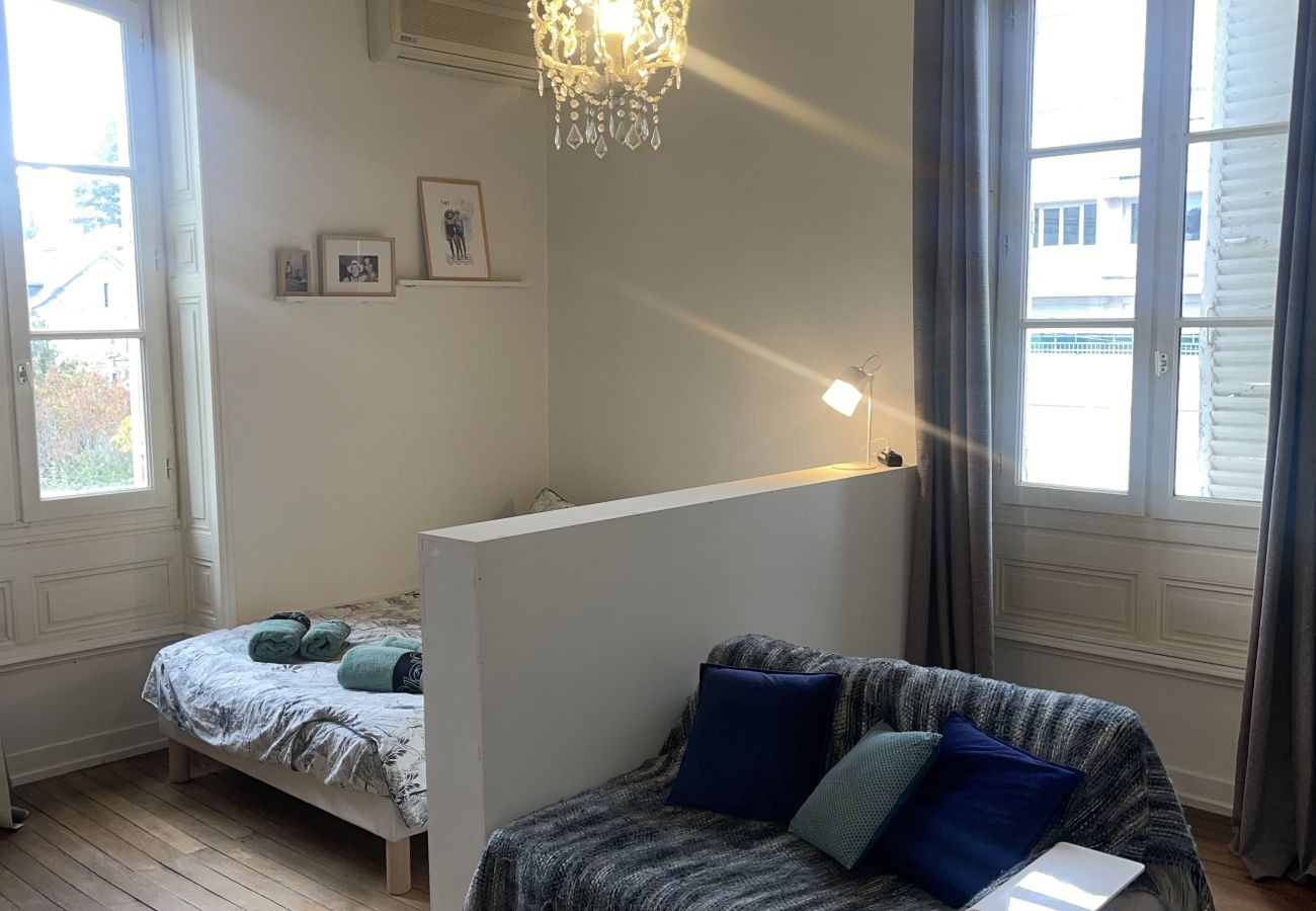 Studio à Brive-la-Gaillarde - Villa Chadourne - Le Maitre du Navire - Spacieux S