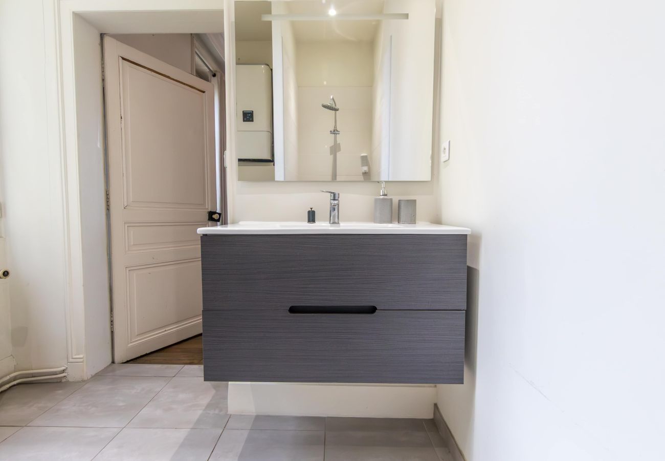 Studio à Brive-la-Gaillarde - Villa Chadourne - Le Maitre du Navire - Spacieux S