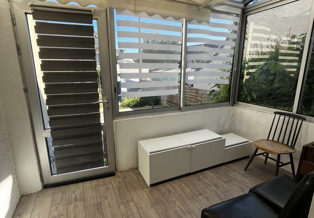 Villa à Brive-la-Gaillarde - L'Atypique Briviste - Villa Montyon Villa à Brive-la-Gaillarde - L'Atypique Briviste - Villa Montyon