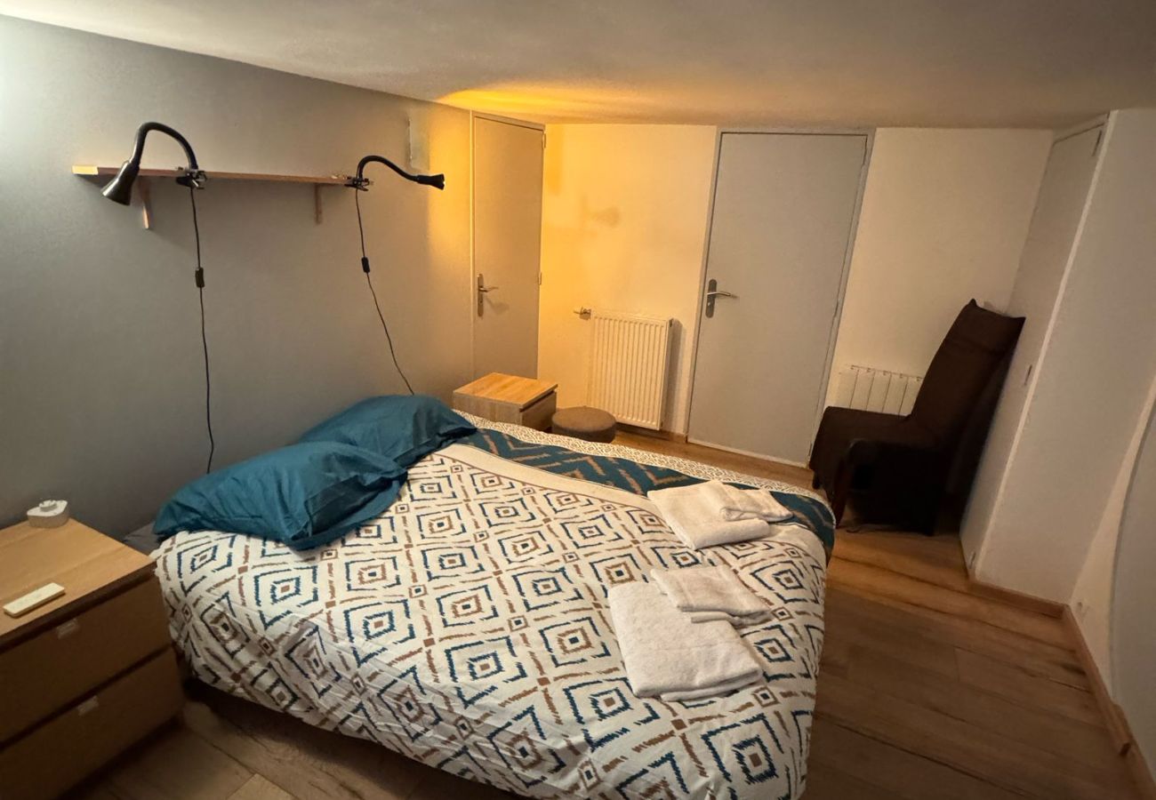 Villa à Brive-la-Gaillarde - L'Atypique Briviste - Villa Montyon Villa à Brive-la-Gaillarde - L'Atypique Briviste - Villa Montyon