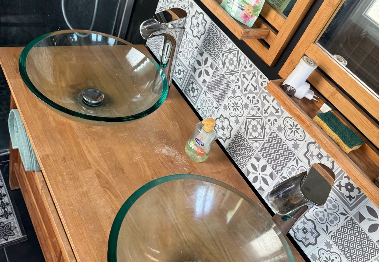 Villa à Brive-la-Gaillarde - L'Atypique Briviste - Villa Montyon Villa à Brive-la-Gaillarde - L'Atypique Briviste - Villa Montyon