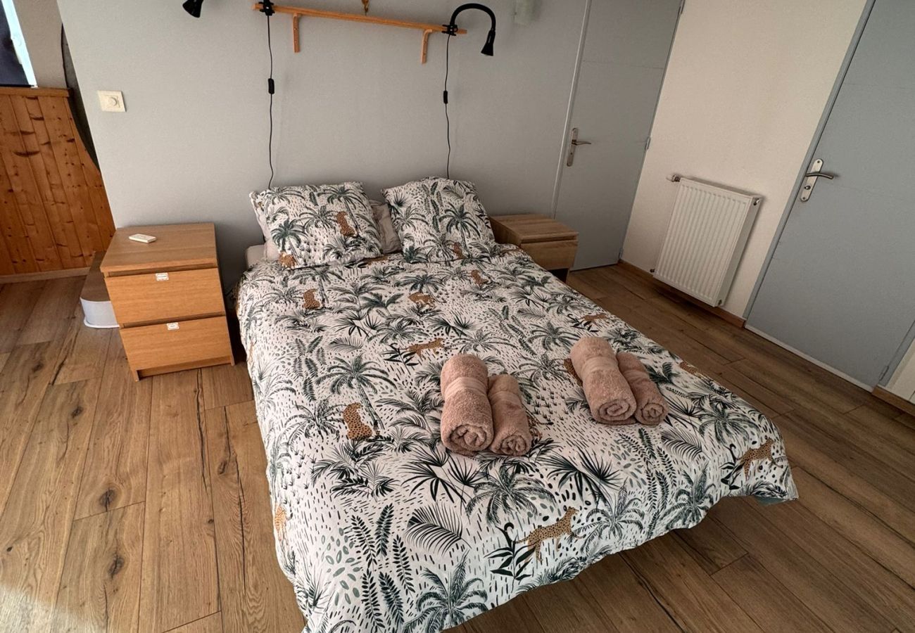 Villa à Brive-la-Gaillarde - L'Atypique Briviste - Villa Montyon Villa à Brive-la-Gaillarde - L'Atypique Briviste - Villa Montyon