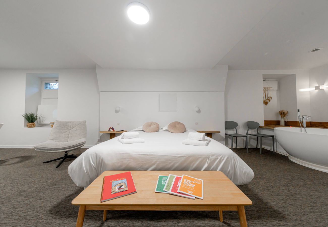 Studio à Brive-la-Gaillarde - Villa Chadourne - Love Room Libération