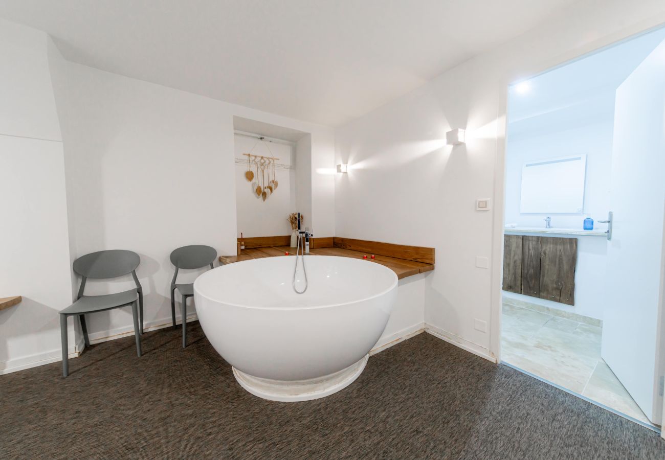 Studio à Brive-la-Gaillarde - Villa Chadourne - Love Room Libération