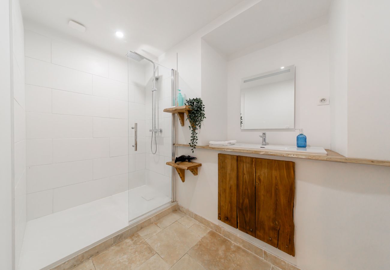 Studio à Brive-la-Gaillarde - Villa Chadourne - Love Room Libération