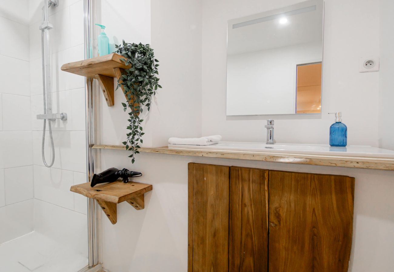 Studio à Brive-la-Gaillarde - Villa Chadourne - Love Room Libération