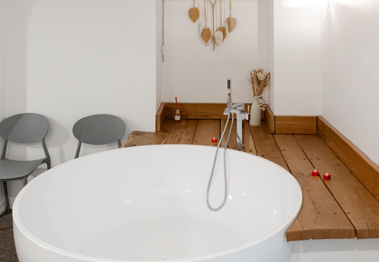 Studio à Brive-la-Gaillarde - Villa Chadourne - Love Room Libération