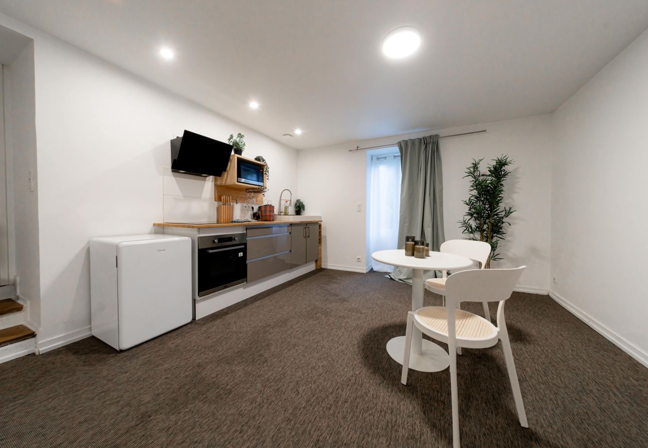 Studio à Brive-la-Gaillarde - Villa Chadourne - Love Room Libération