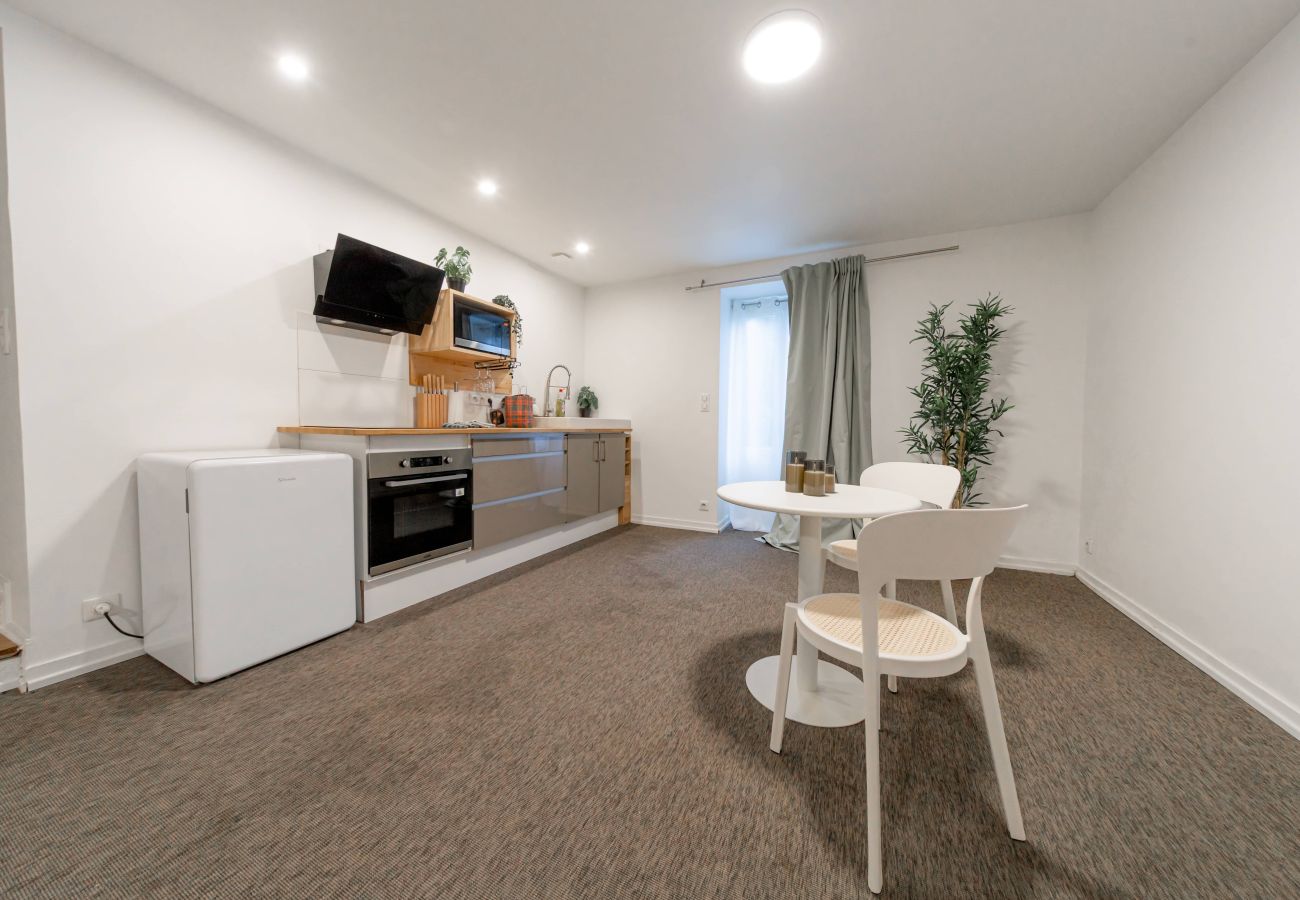 Studio à Brive-la-Gaillarde - Villa Chadourne - Love Room Libération