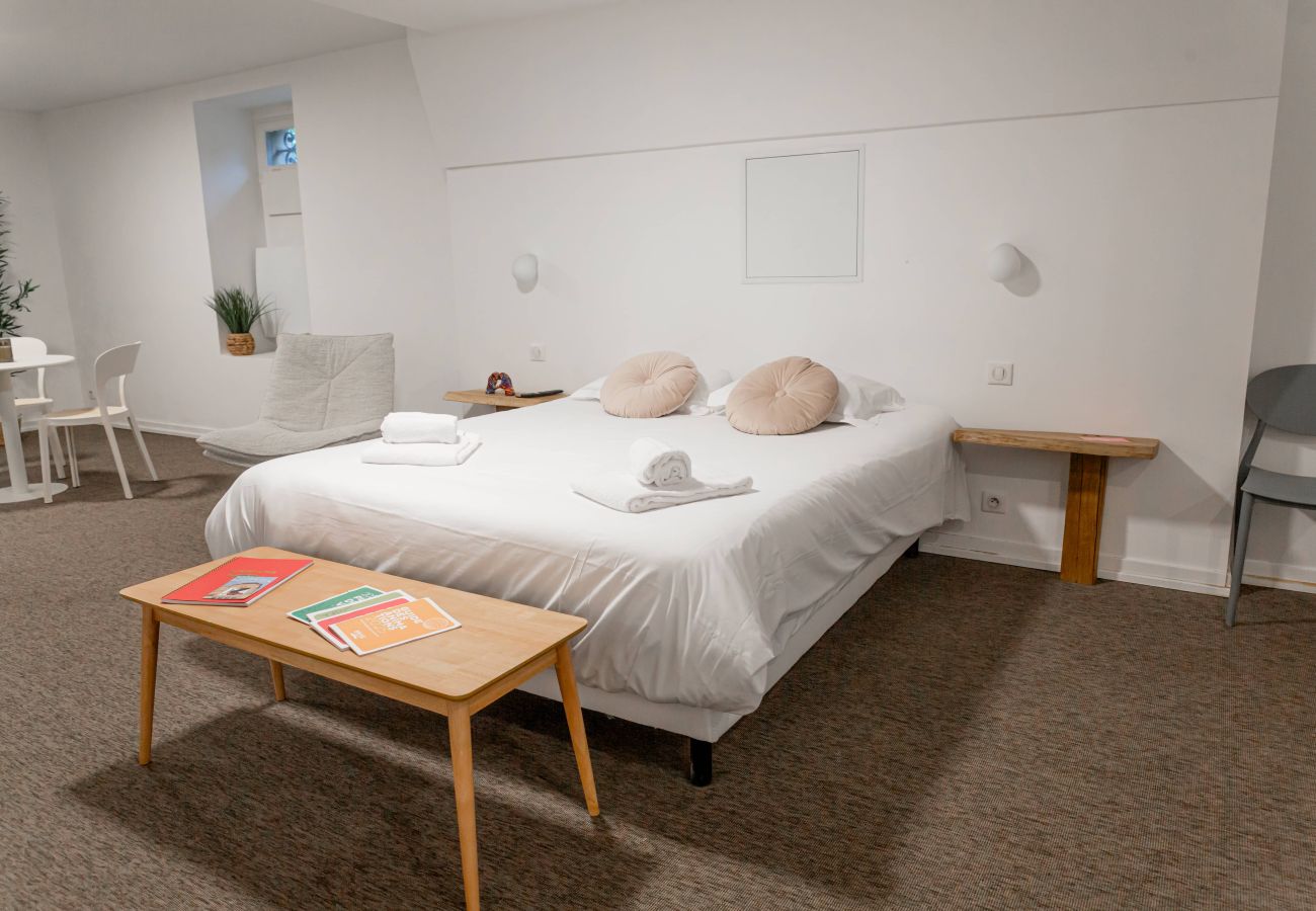 Studio à Brive-la-Gaillarde - Villa Chadourne - Love Room Libération