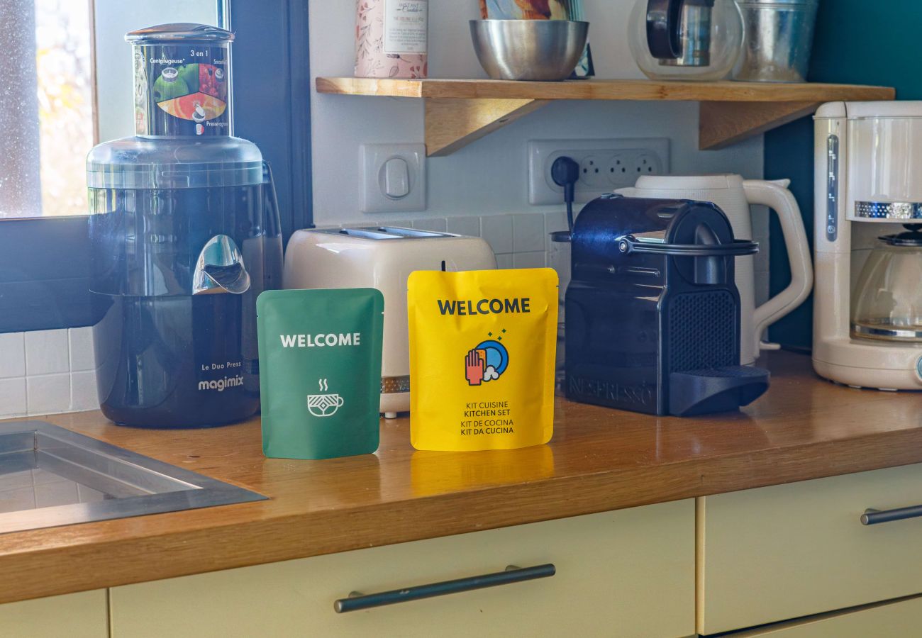 Villa à Ussac - Sur Ussac - Domaine de Charme avec Piscine - Villa