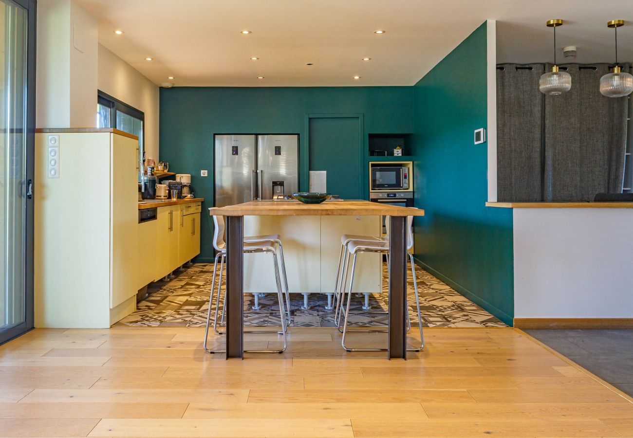 Villa à Ussac - Sur Ussac - Domaine de Charme avec Piscine - Villa