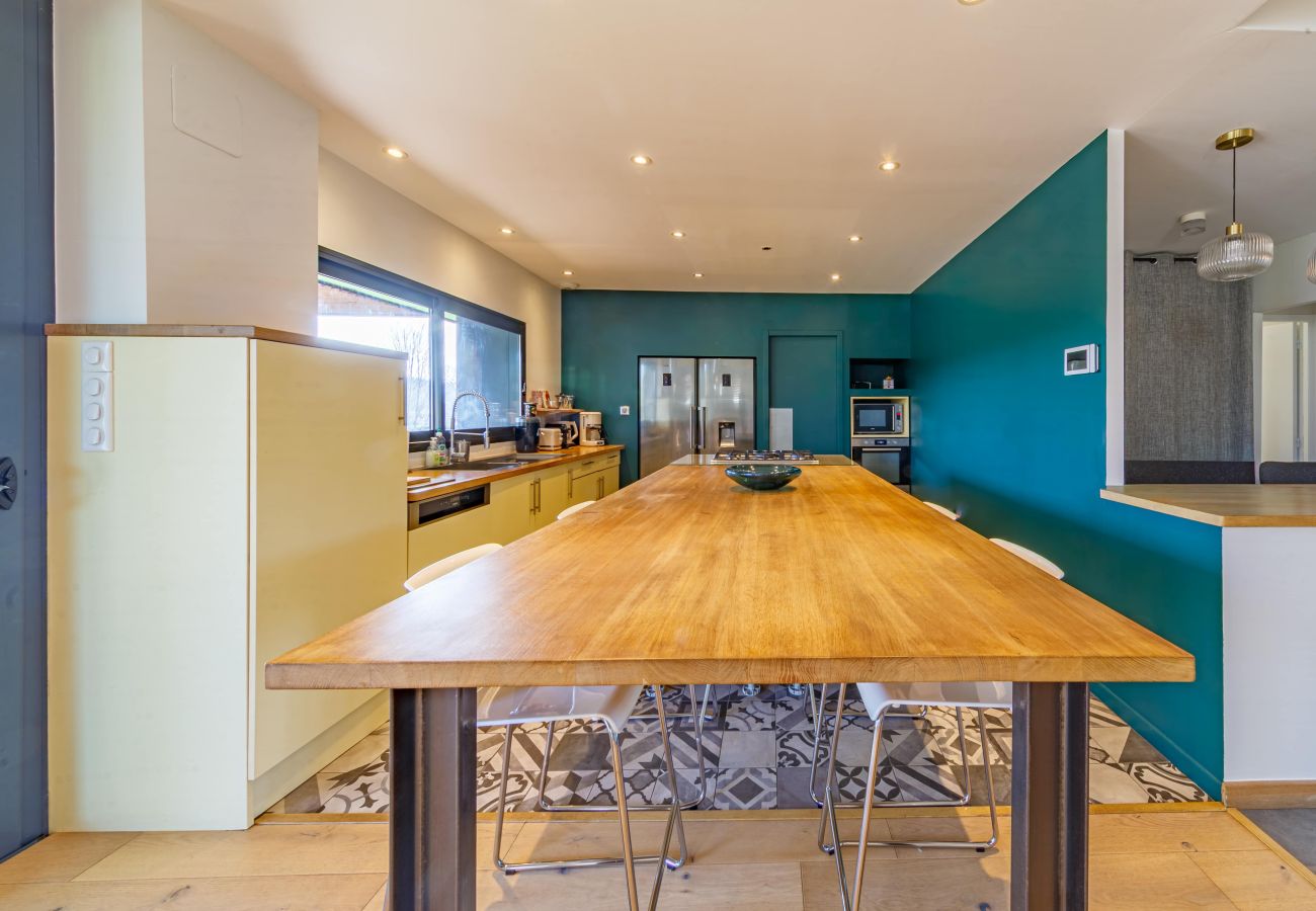 Villa à Ussac - Sur Ussac - Domaine de Charme avec Piscine - Villa